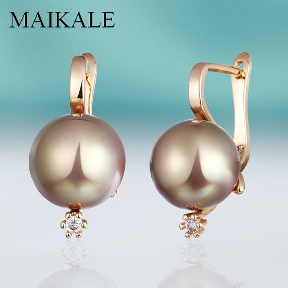 Stud Earrings With Pearl